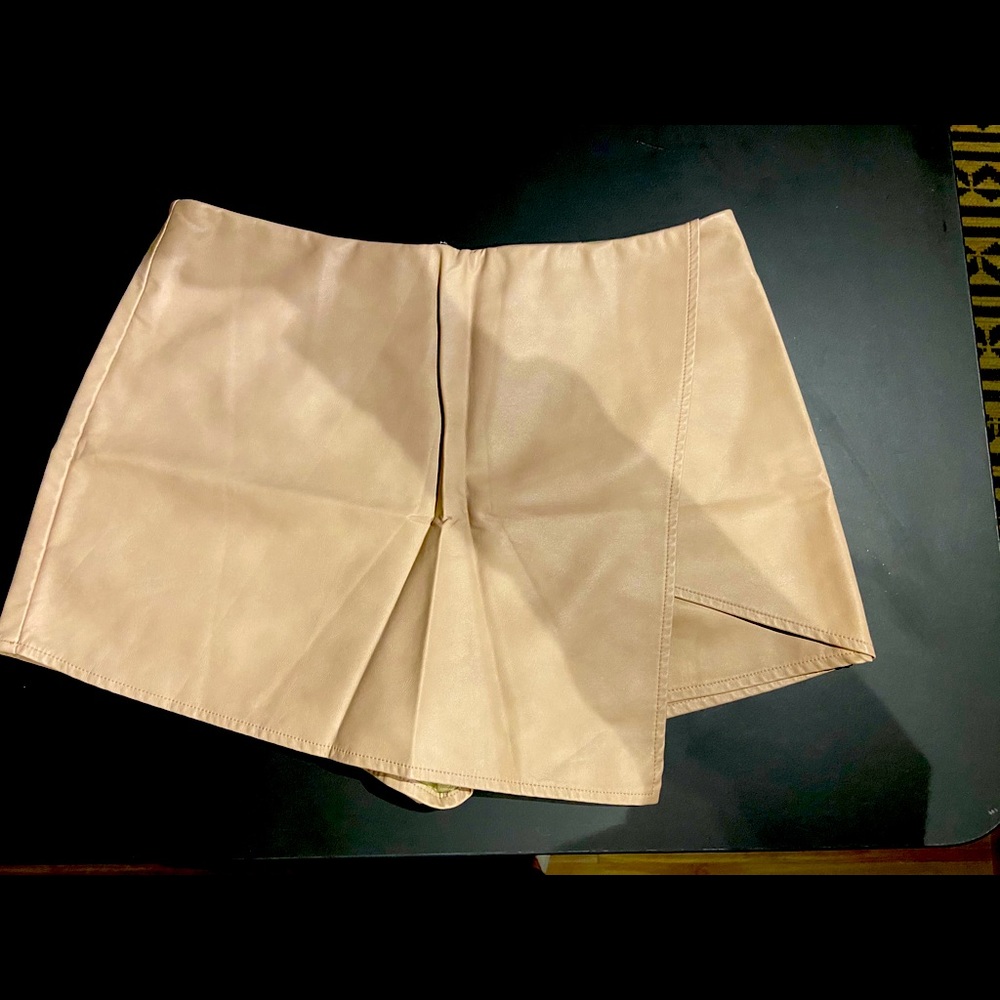 Kendall and Kylie tan, faux leather skort